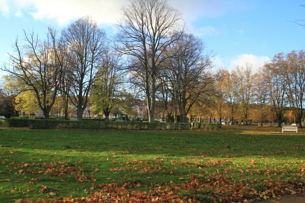 Auszeit Am Lindenpark Lägenhet Ostseebad Kühlungsborn Exteriör bild